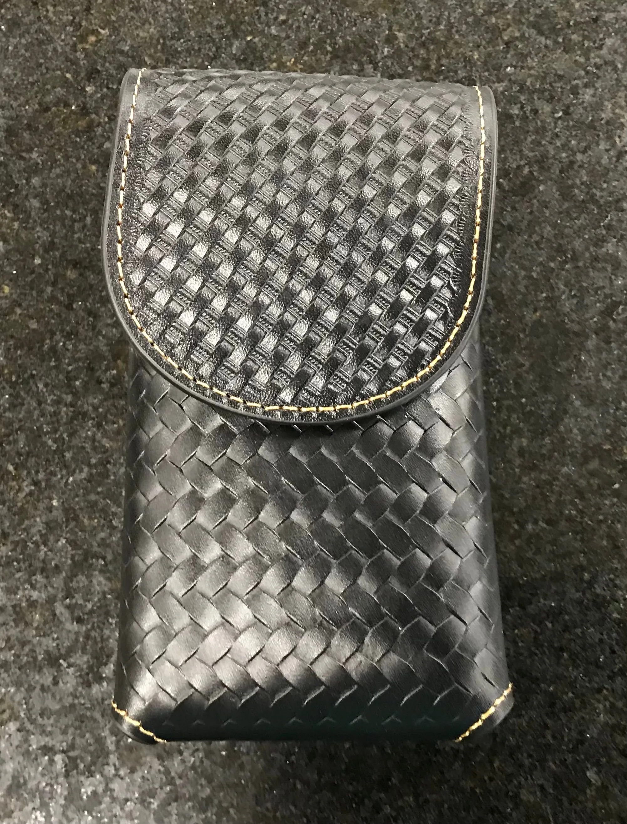 Top Notch Accessories 3007BK Black Basket Weave Vertical Phone Case